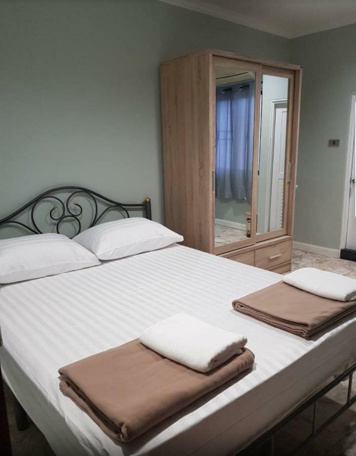 Wang Lang Hostel Bangkok Extérieur photo